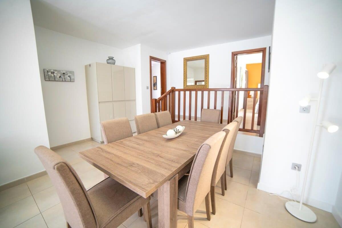 Villa Whitney *