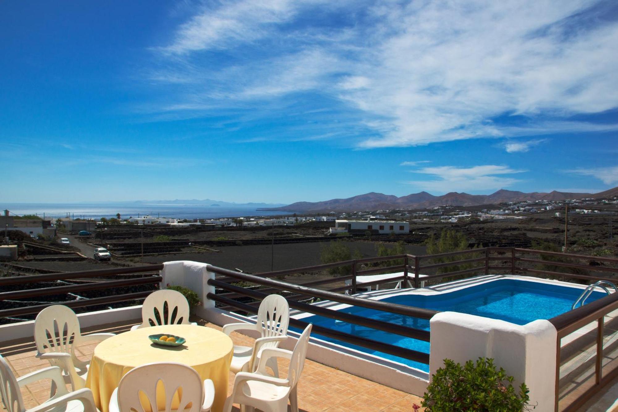 Villa Macher Tías