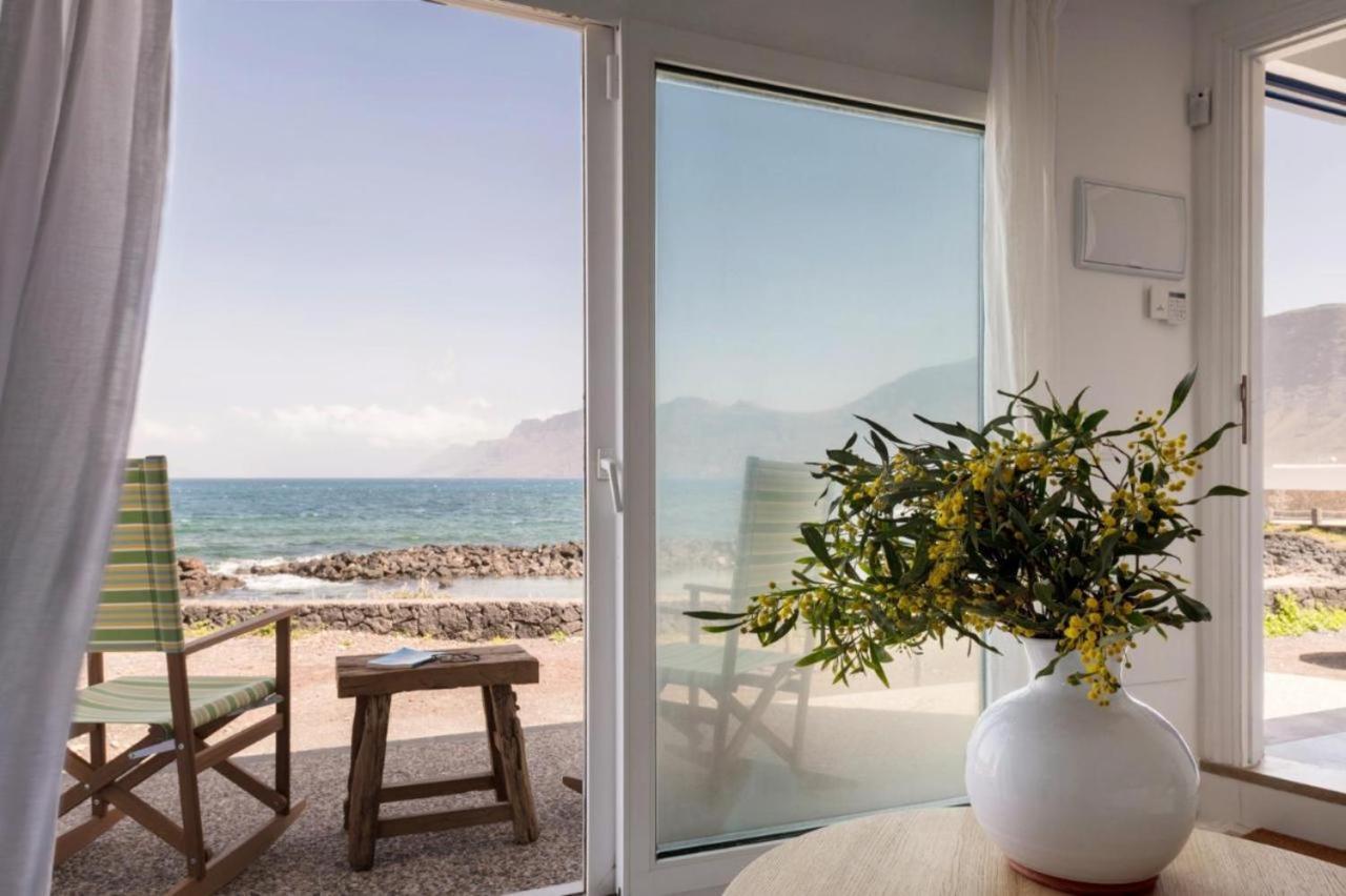 Casa Charcon Bajo, En Primera Linea De Mar - Lanzarote