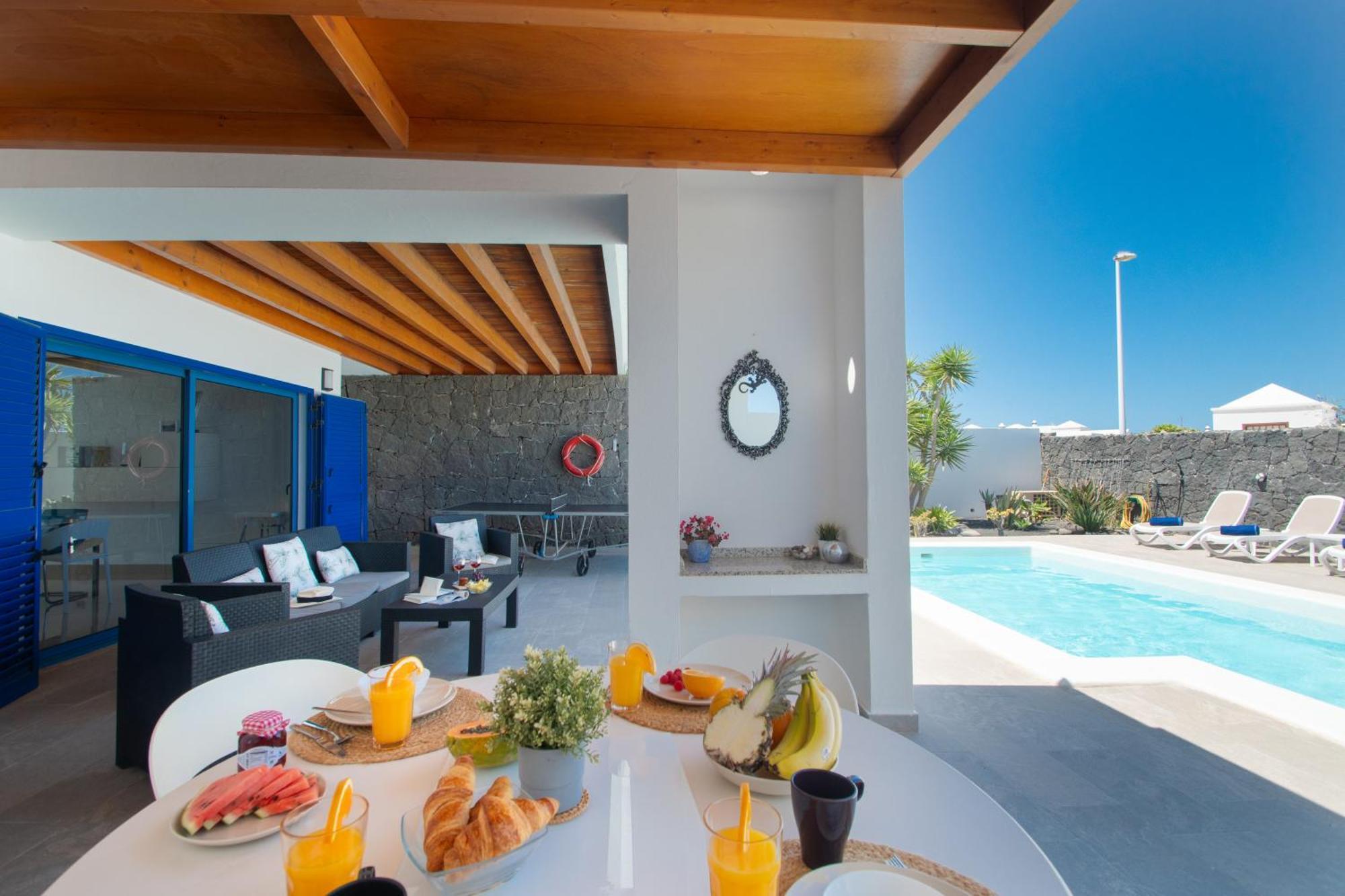 Botanica - Spacious, Heated Pool And Bbq, Sunny Terrace, Garden & Mountain Views Villa