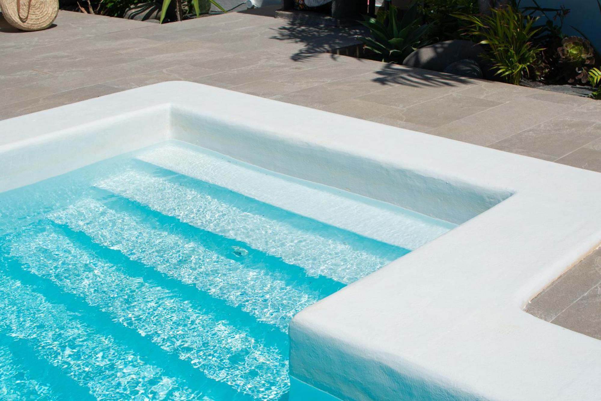 Botanica - Spacious, Heated Pool And Bbq, Sunny Terrace, Garden & Mountain Views Villa Playa Blanca (Lanzarote)