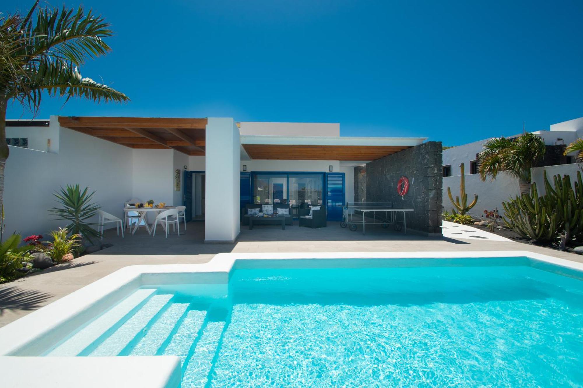 Botanica - Spacious, Heated Pool And Bbq, Sunny Terrace, Garden & Mountain Views Villa