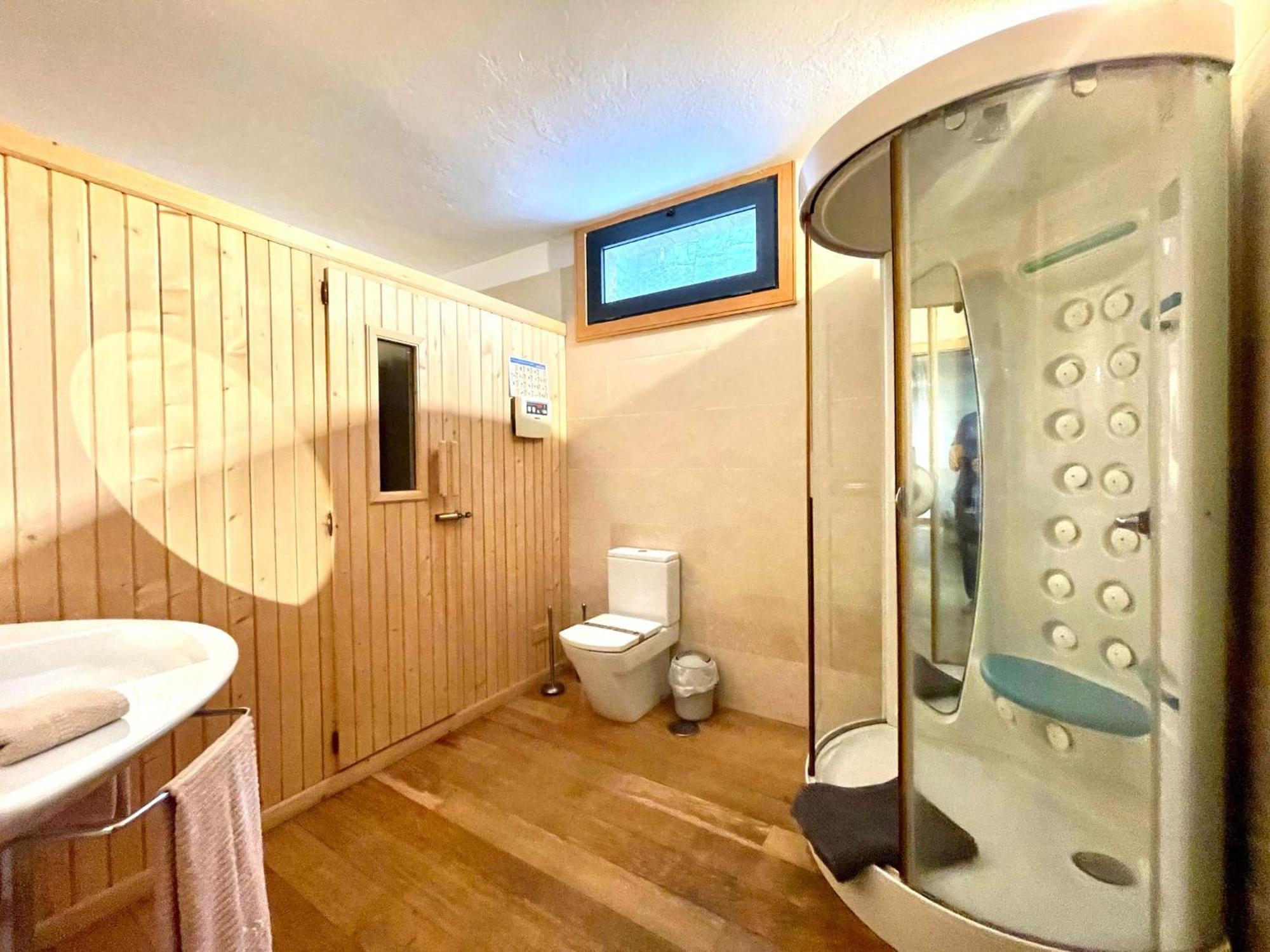 Beautiful 5-bed In * Playa Blanca (Lanzarote)