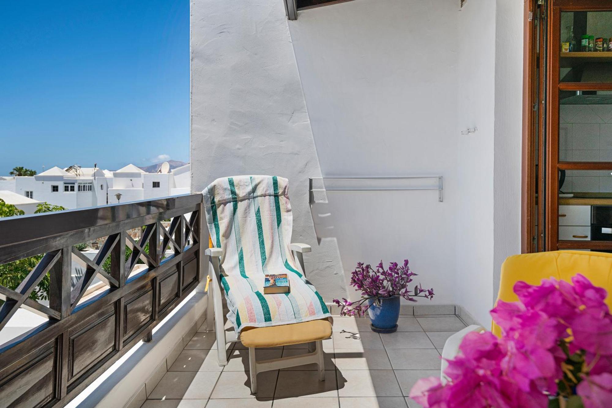 En Puerto Del Carmen, 4 Apartment