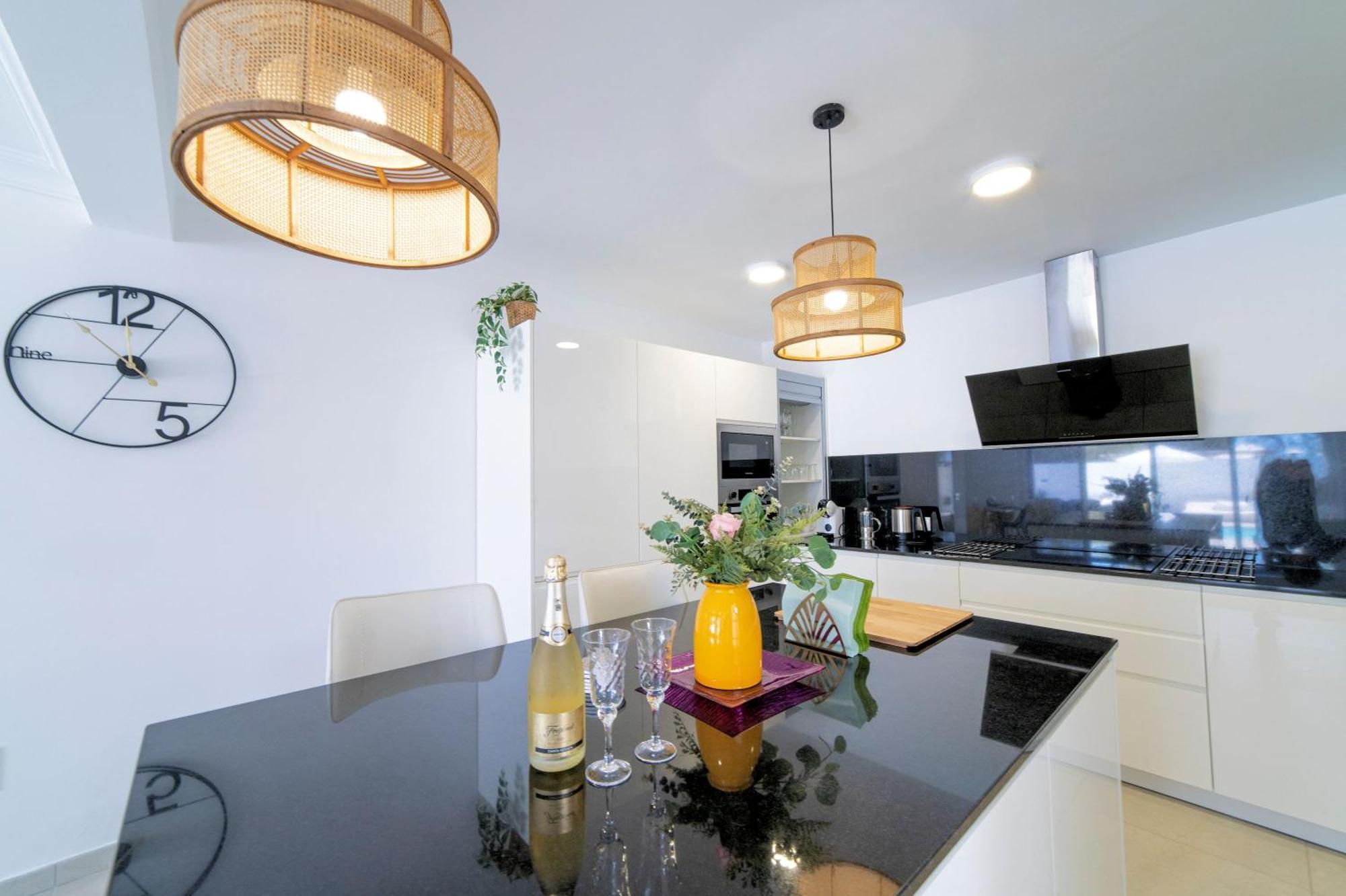 Villa Beautiful Puerto Del Carmen 3 Bedrooms Crystal Private Pool Close To Amenities Lanzarote Tías