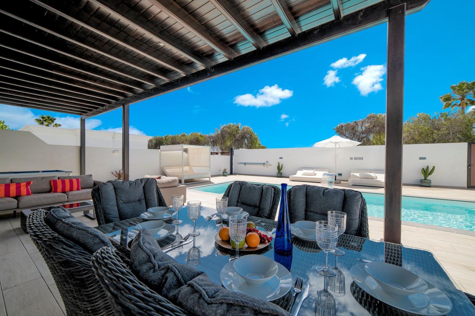 Beautiful Puerto Del Carmen 3 Bedrooms Crystal Private Pool Close To Amenities Lanzarote *