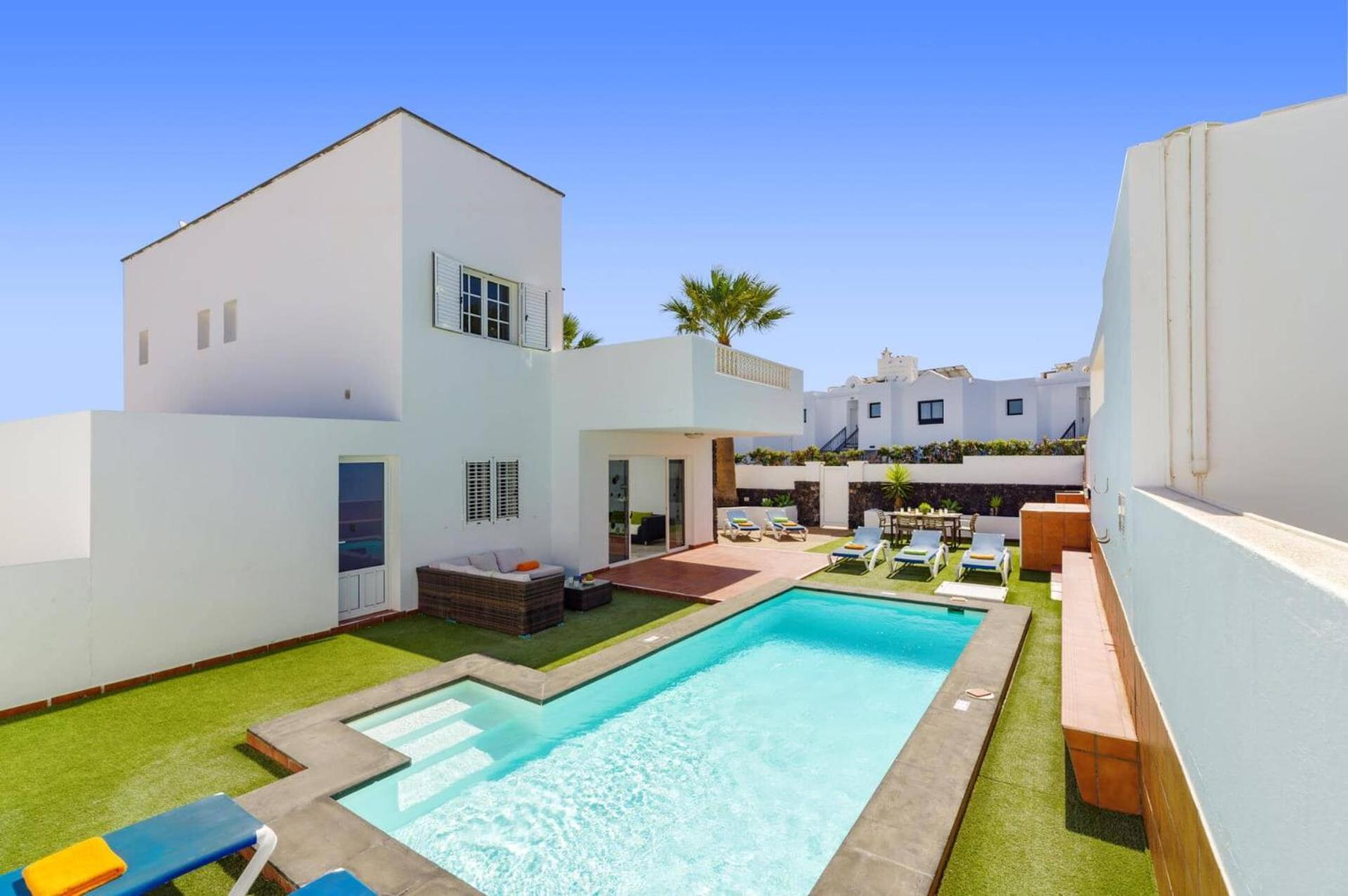 Villa Sol Lanzarote By Puerto del Carmen (Lanzarote)