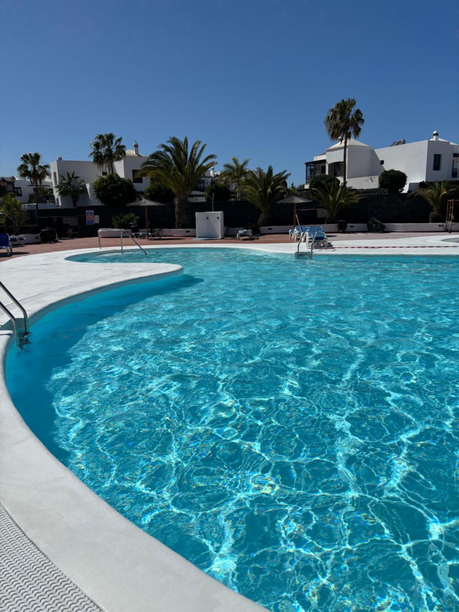 Сasa de vacaciones Casa Amplia Y Moderna De 3 En Complejo Con Piscina