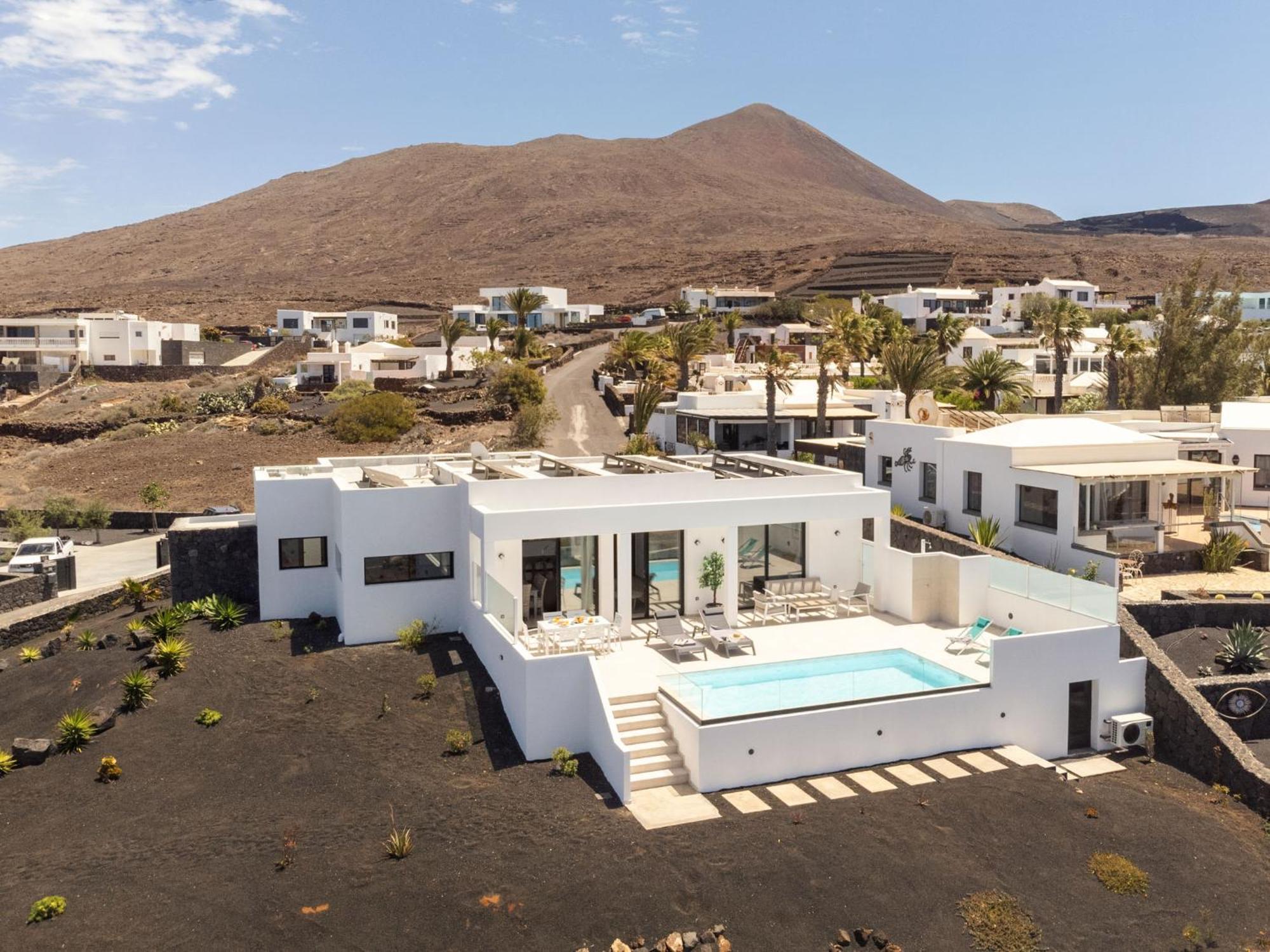 Villa Caprica By Buenavilla