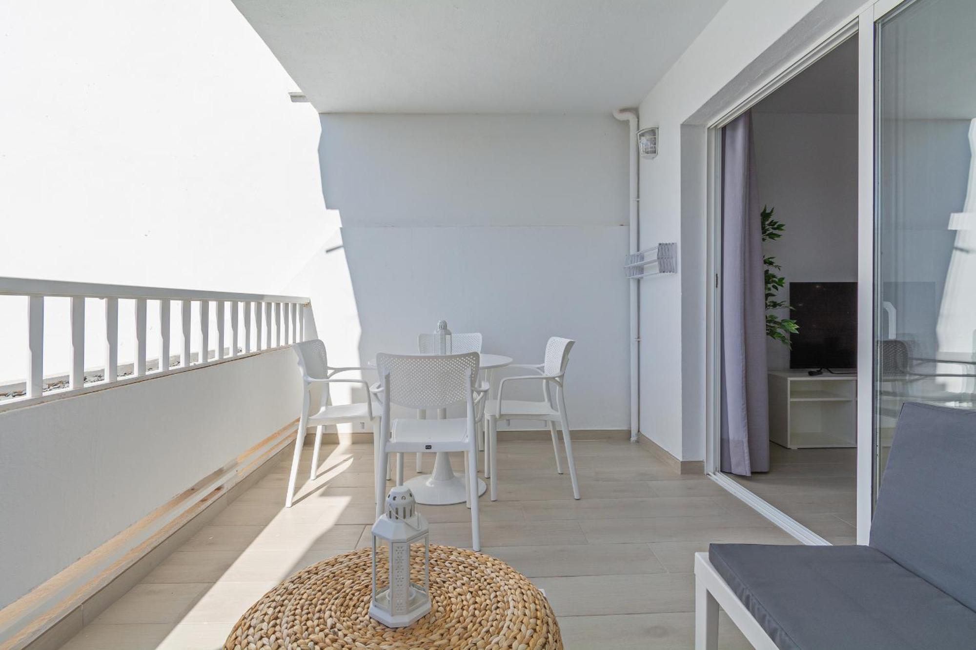 Apartamento Palmeras - Pool & Terrace - Next To