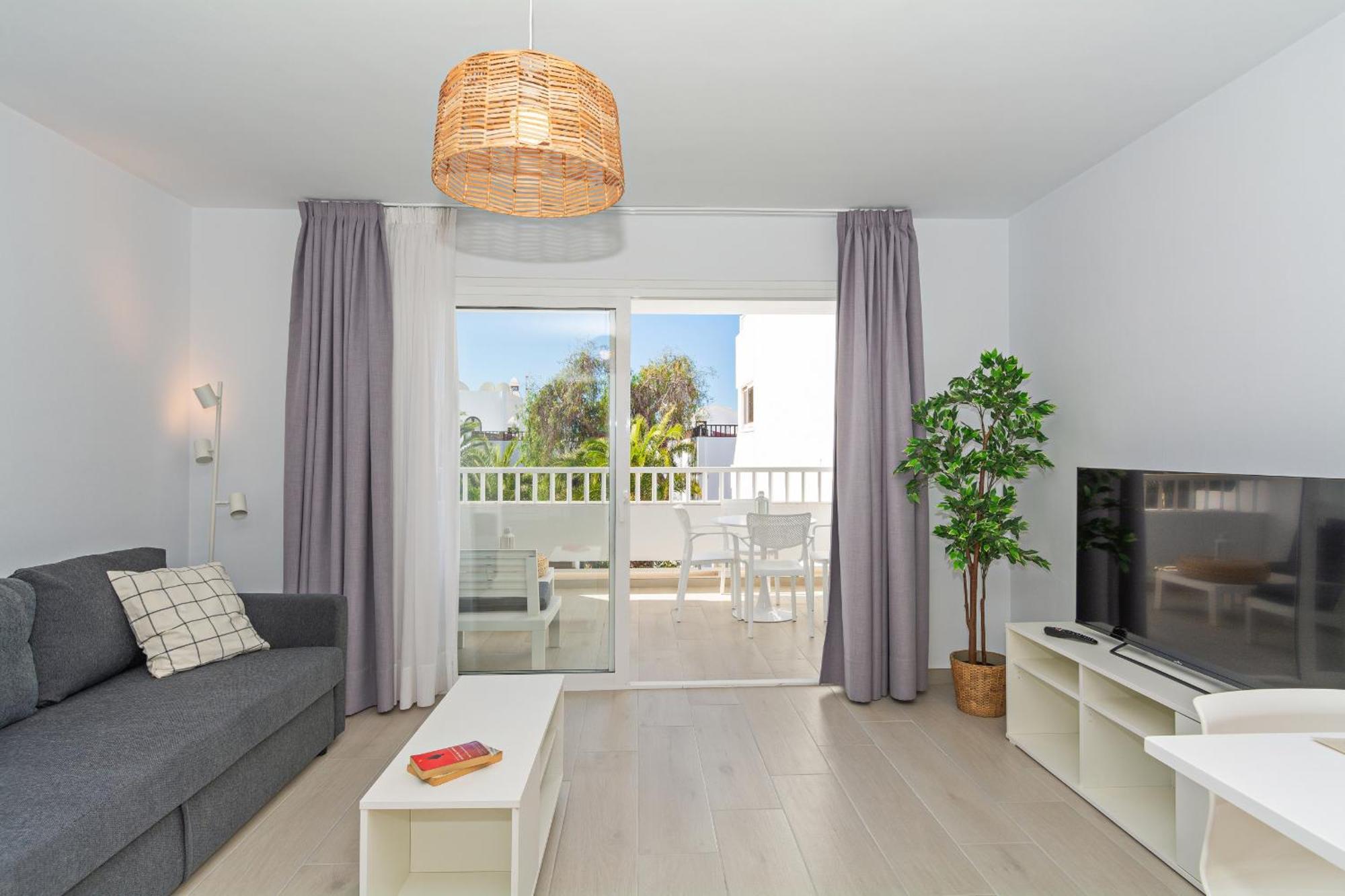 Palmeras - Pool & Terrace - Next To Apartamento Costa Teguise