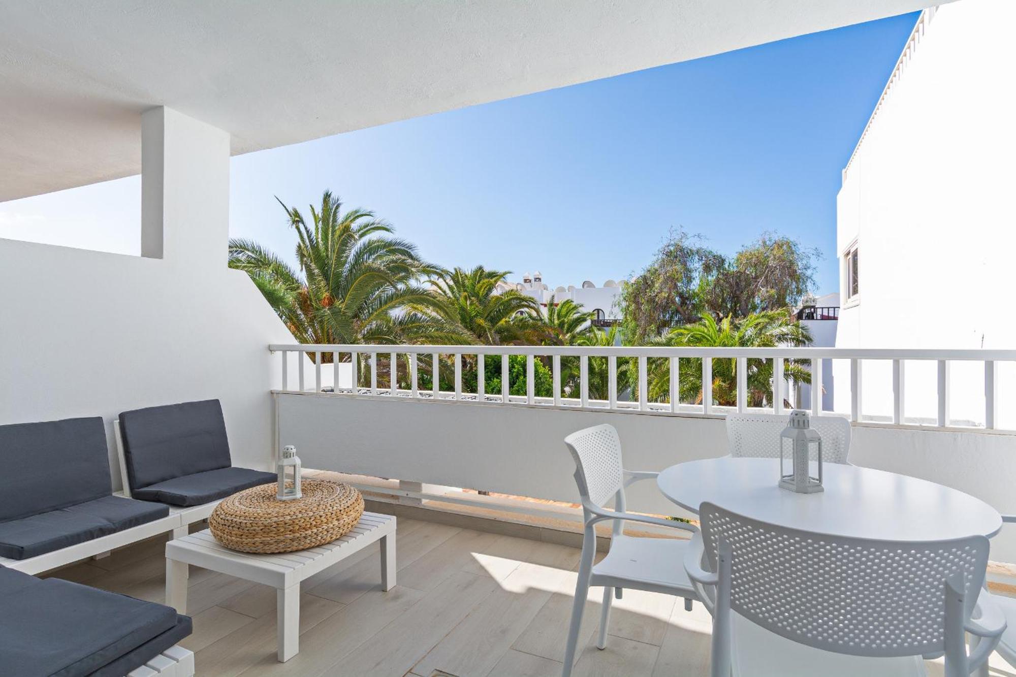Palmeras - Pool & Terrace - Next To Costa Teguise