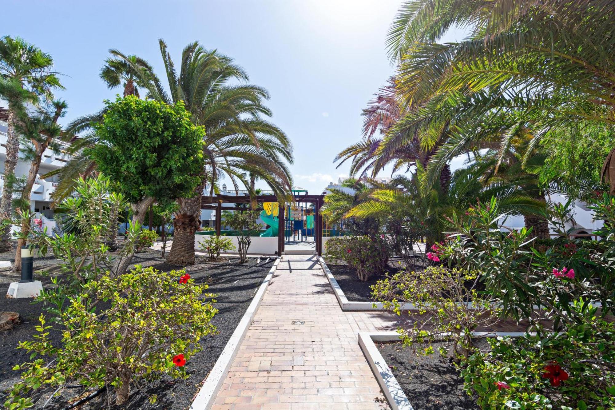Palmeras - Pool & Terrace - Next To Apartamento Costa Teguise