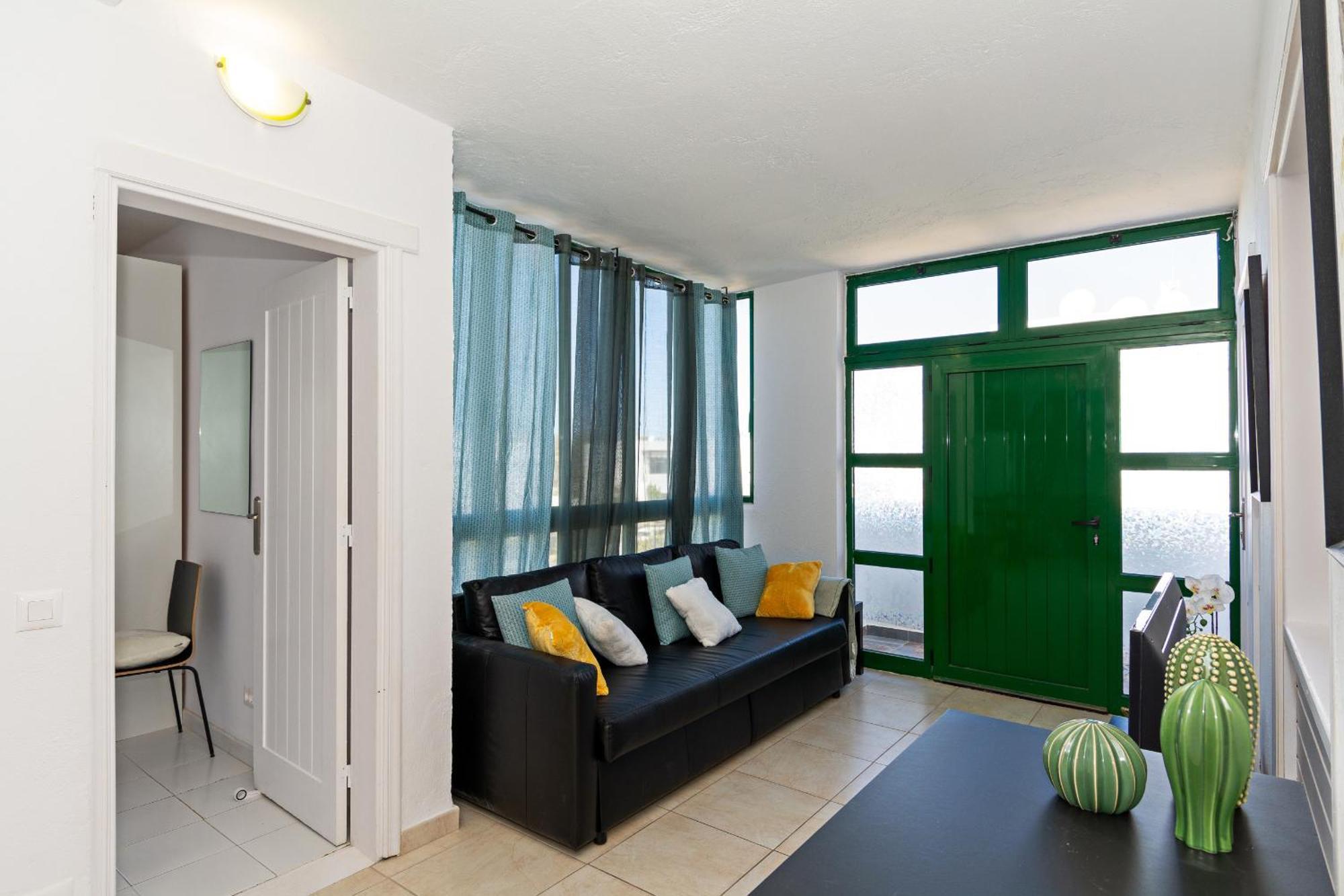Tuscan Seaviews - 2br Pool & Terrace *