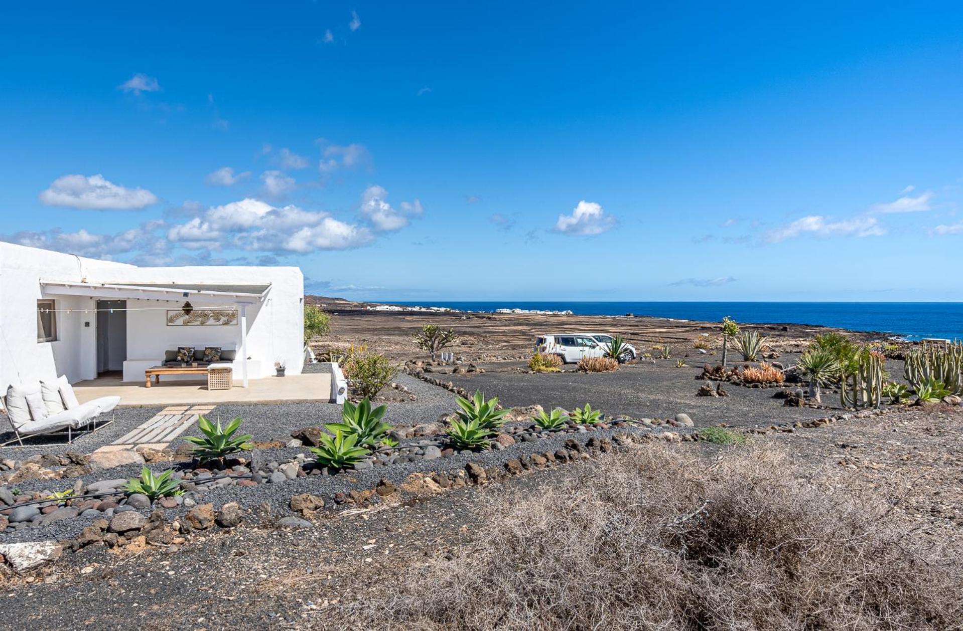 Casa Leonida Ocean Volcano House Holiday home
