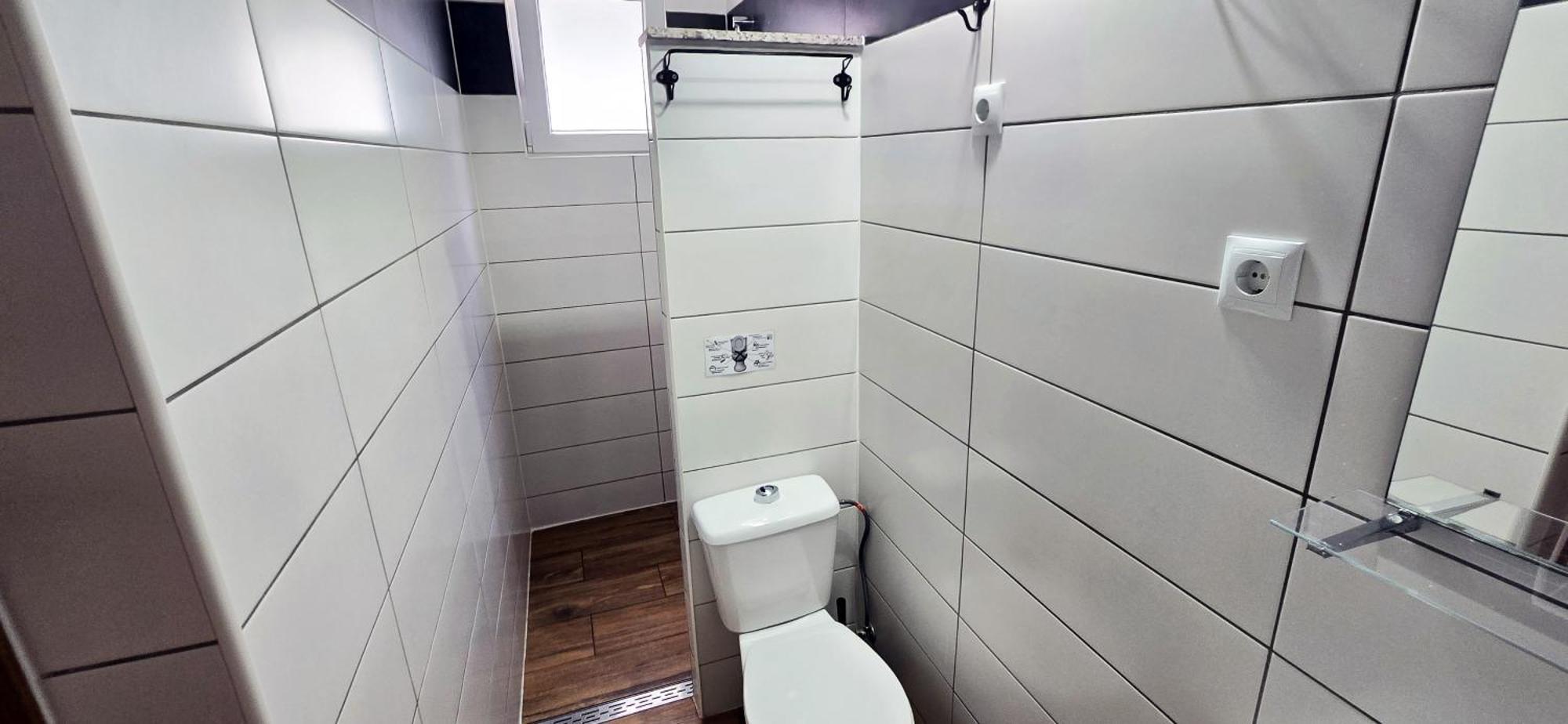 Casa Roja 2 - Quiet Resort, Central, Parking Apartment