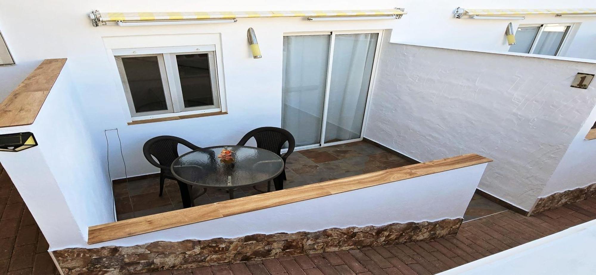 Casa Roja 1 - Quiet Resort, Central, Parking
