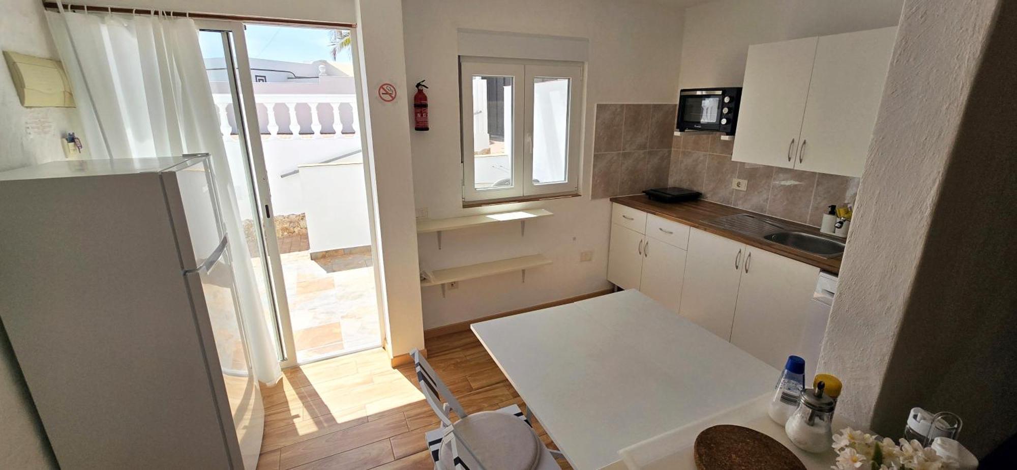 Casa Roja 1 - Quiet Resort, Central, Parking