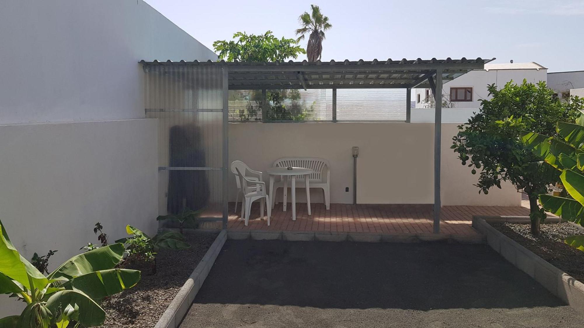 Casa Roja 1 - Quiet Resort, Central, Parking Apartment
