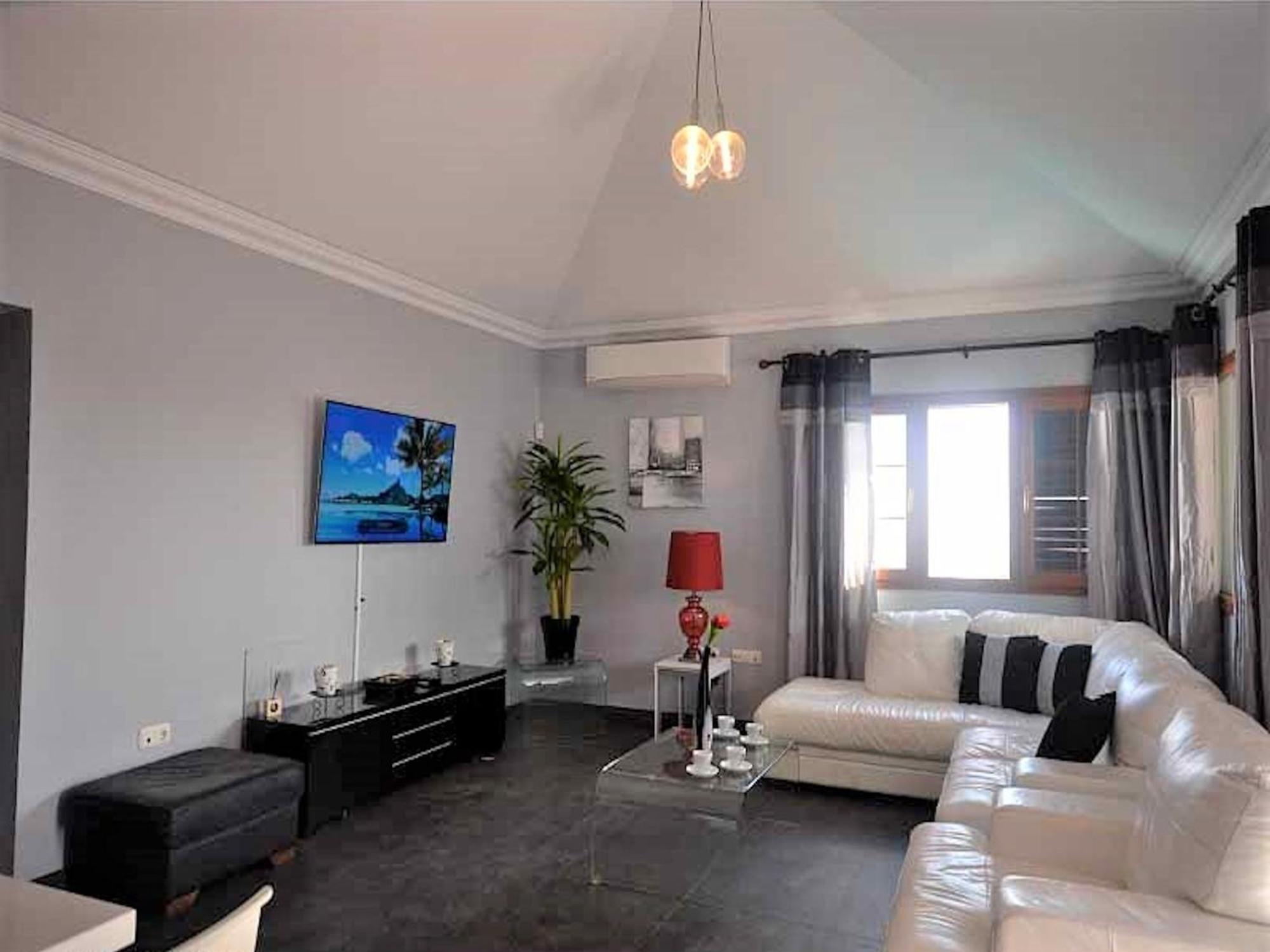 Awesome 3 Bedrooms Tacataca Pool Table Great Terrace Area Villa *