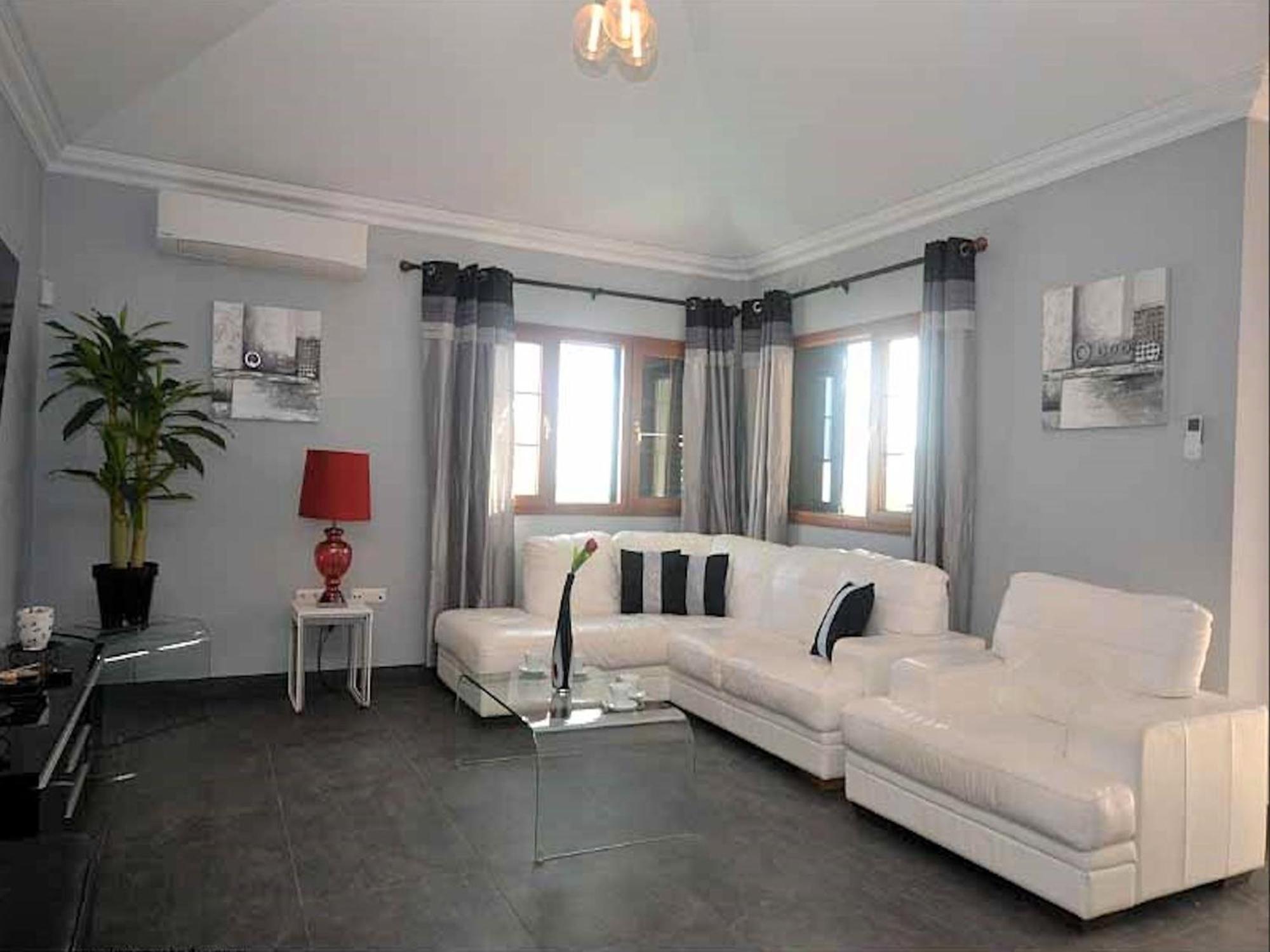 Awesome 3 Bedrooms Tacataca Pool Table Great Terrace Area