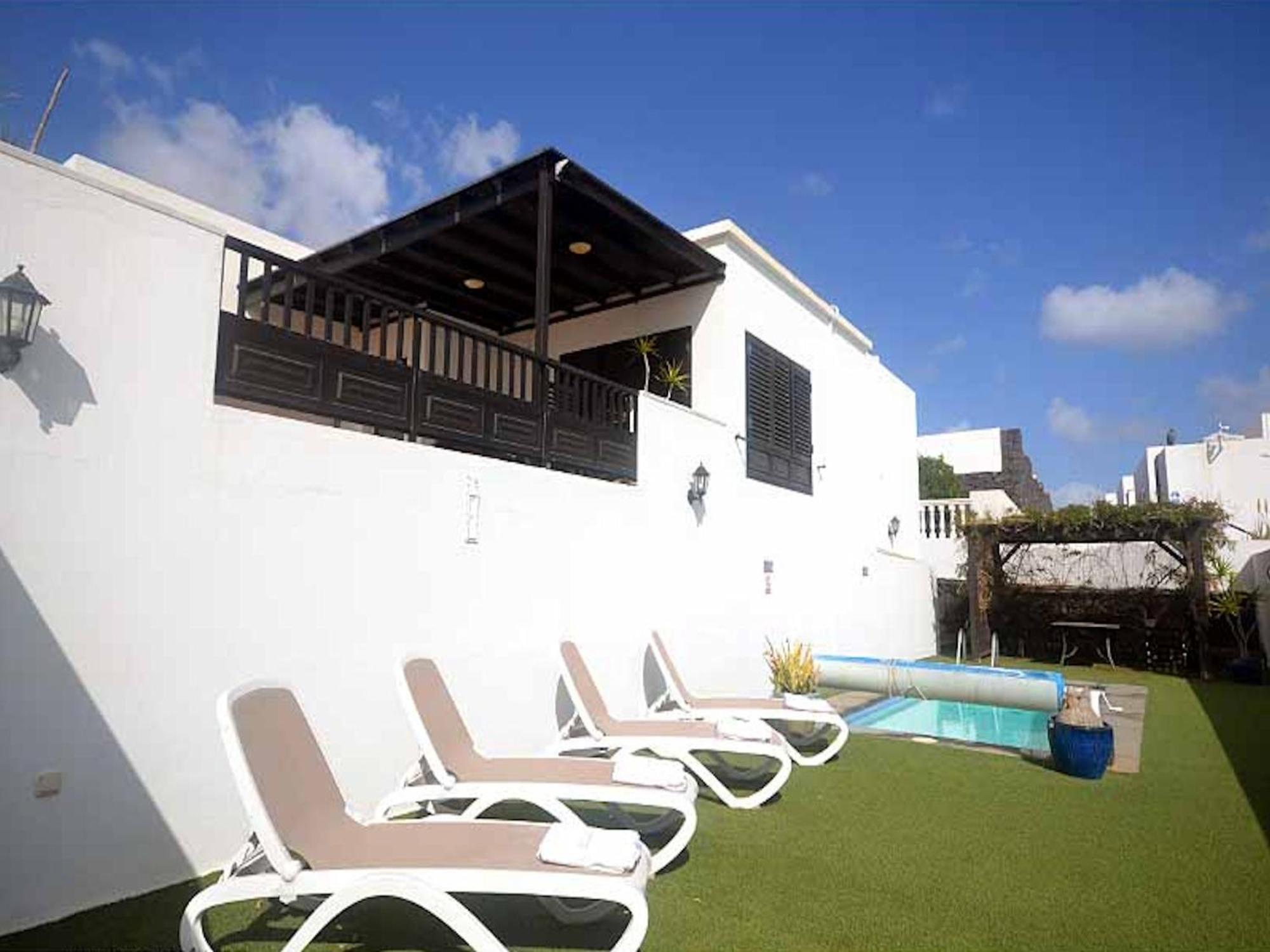 Awesome 3 Bedrooms Tacataca Pool Table Great Terrace Area Villa
