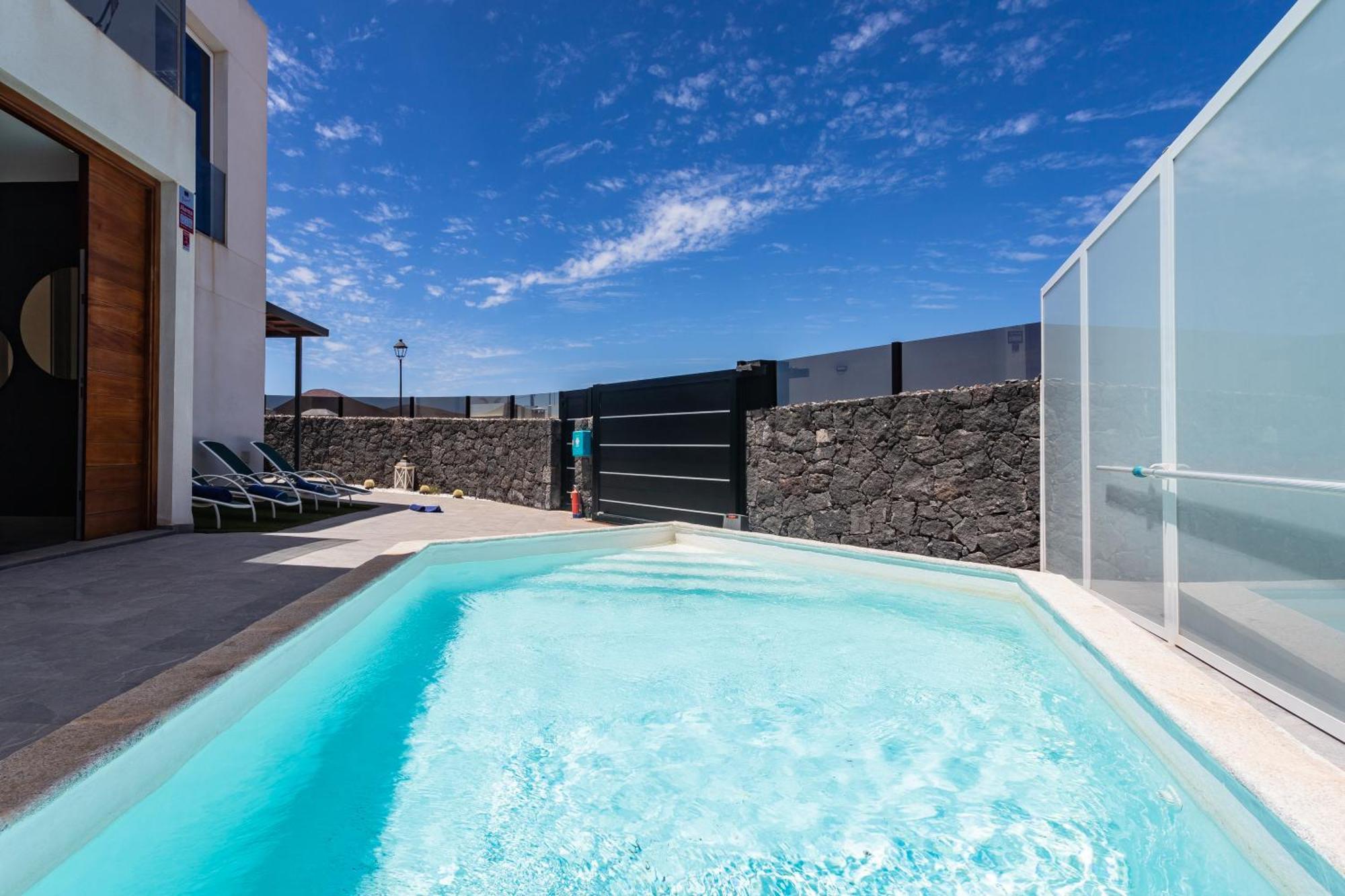 Casa Daniela Lanzarote Piscina Climatizada, Barbacoa Y Wifi Free Villa