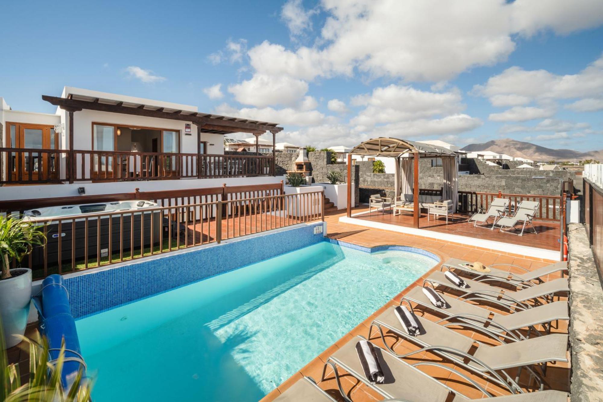 61 Playablanca Lanzarote Pool Villa