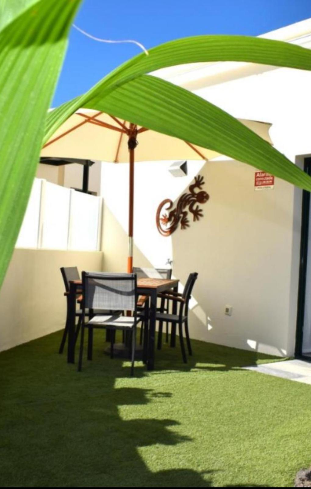La Palmera - 2 Bedroom - Playa Roca Sea Front Access - Pool View - Free Ac - Wifi * Costa Teguise