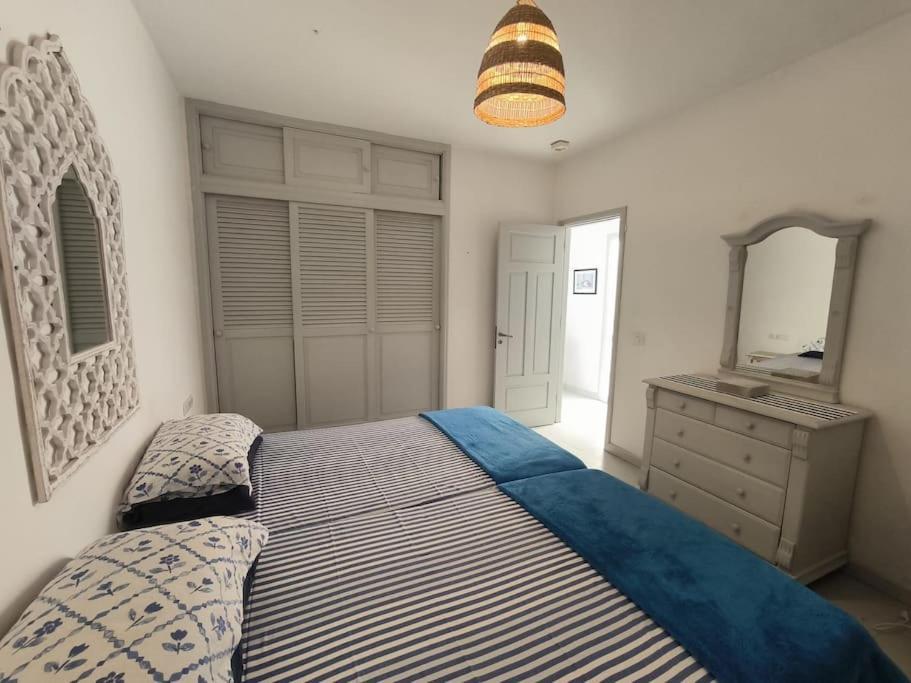 Sea Breeze Apartment *