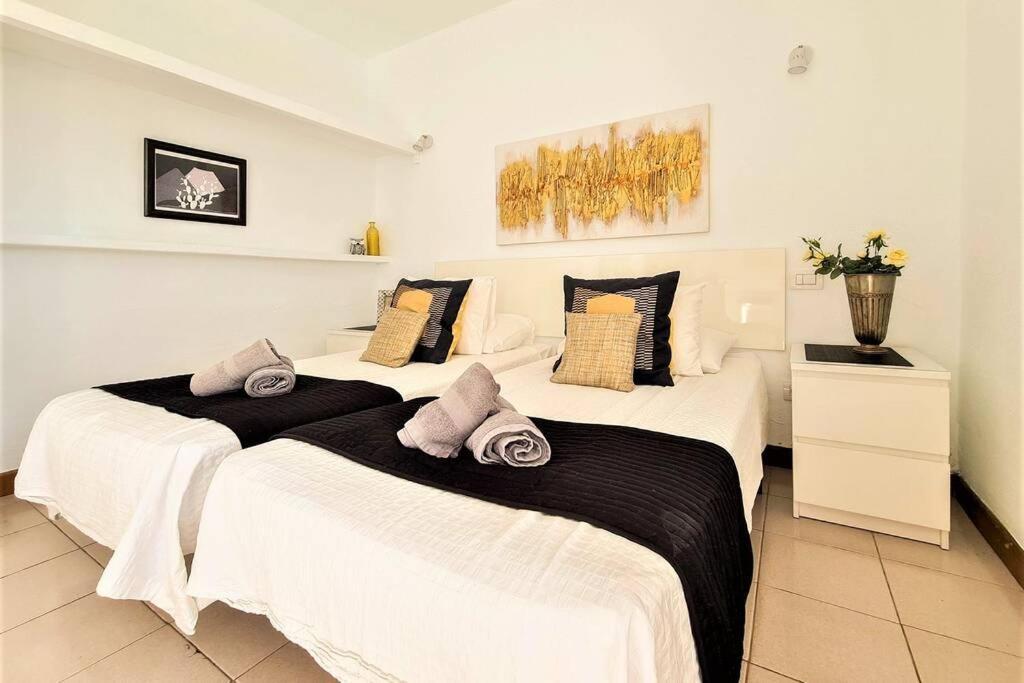 Stunning Sea View With 6 Bedrooms & Heated Pool - Renaissance Villa *