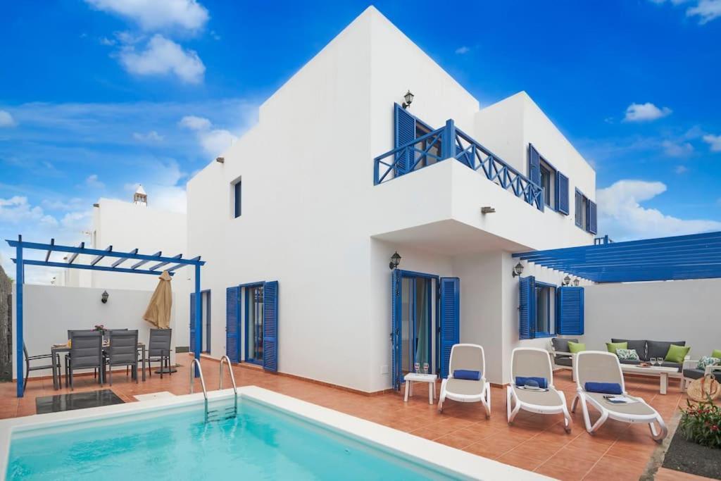 Maria Del Mar 2 Minutes To Supermarkets, 10 Minutes To Marina Rubicon, Pool, High Speed Wifi Сasa de vacaciones