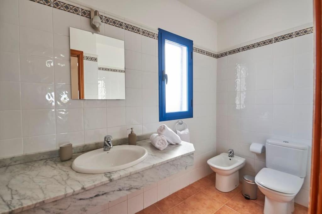 Maria Del Mar 2 Minutes To Supermarkets, 10 Minutes To Marina Rubicon, Pool, High Speed Wifi * Playa Blanca (Lanzarote)