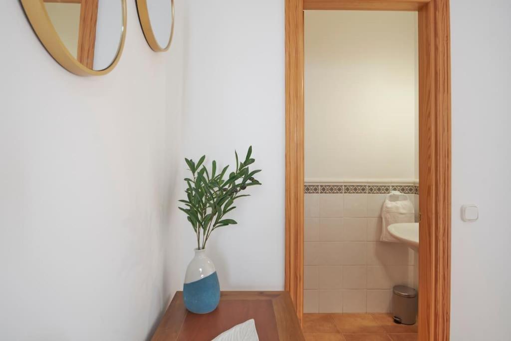 Maria Del Mar 2 Minutes To Supermarkets, 10 Minutes To Marina Rubicon, Pool, High Speed Wifi