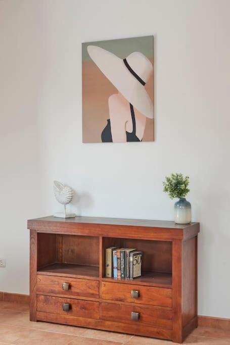 Maria Del Mar 2 Minutes To Supermarkets, 10 Minutes To Marina Rubicon, Pool, High Speed Wifi