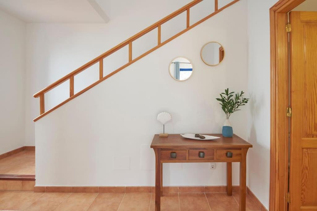 Maria Del Mar 2 Minutes To Supermarkets, 10 Minutes To Marina Rubicon, Pool, High Speed Wifi Сasa de vacaciones *