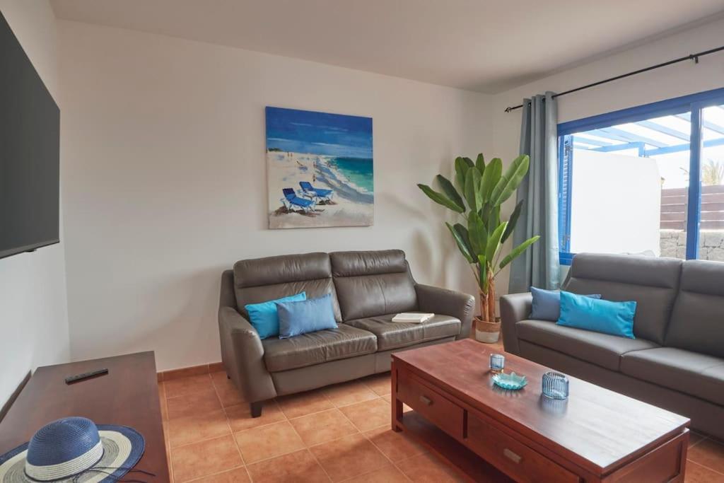 Maria Del Mar 2 Minutes To Supermarkets, 10 Minutes To Marina Rubicon, Pool, High Speed Wifi Сasa de vacaciones Playa Blanca (Lanzarote)