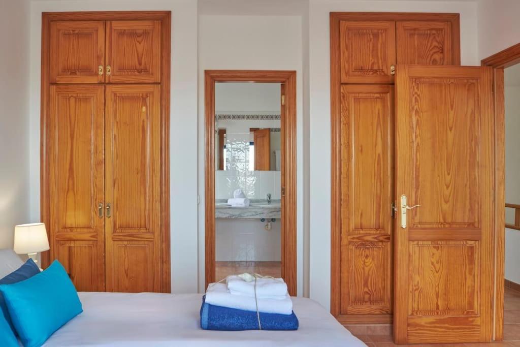 Maria Del Mar 2 Minutes To Supermarkets, 10 Minutes To Marina Rubicon, Pool, High Speed Wifi Сasa de vacaciones