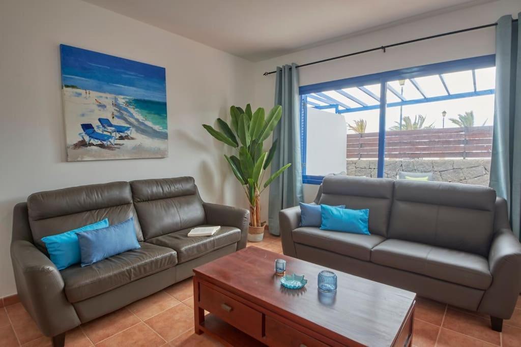 Maria Del Mar 2 Minutes To Supermarkets, 10 Minutes To Marina Rubicon, Pool, High Speed Wifi Сasa de vacaciones Playa Blanca (Lanzarote)