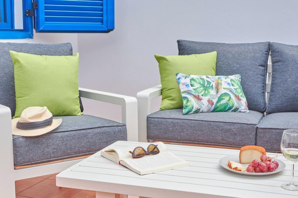 Maria Del Mar 2 Minutes To Supermarkets, 10 Minutes To Marina Rubicon, Pool, High Speed Wifi *