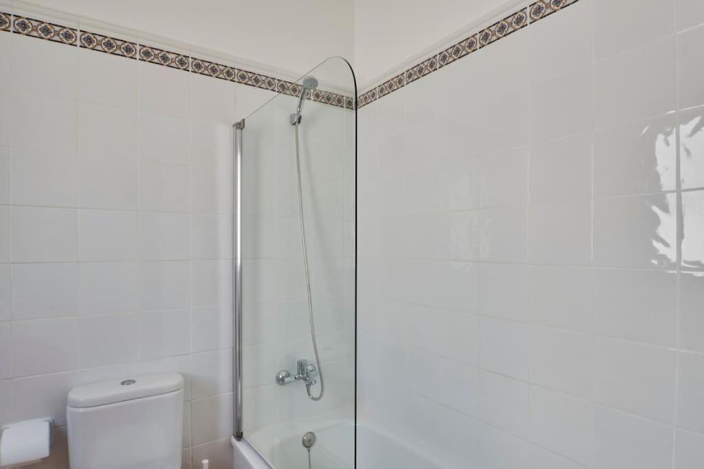 Сasa de vacaciones Maria Del Mar 2 Minutes To Supermarkets, 10 Minutes To Marina Rubicon, Pool, High Speed Wifi *