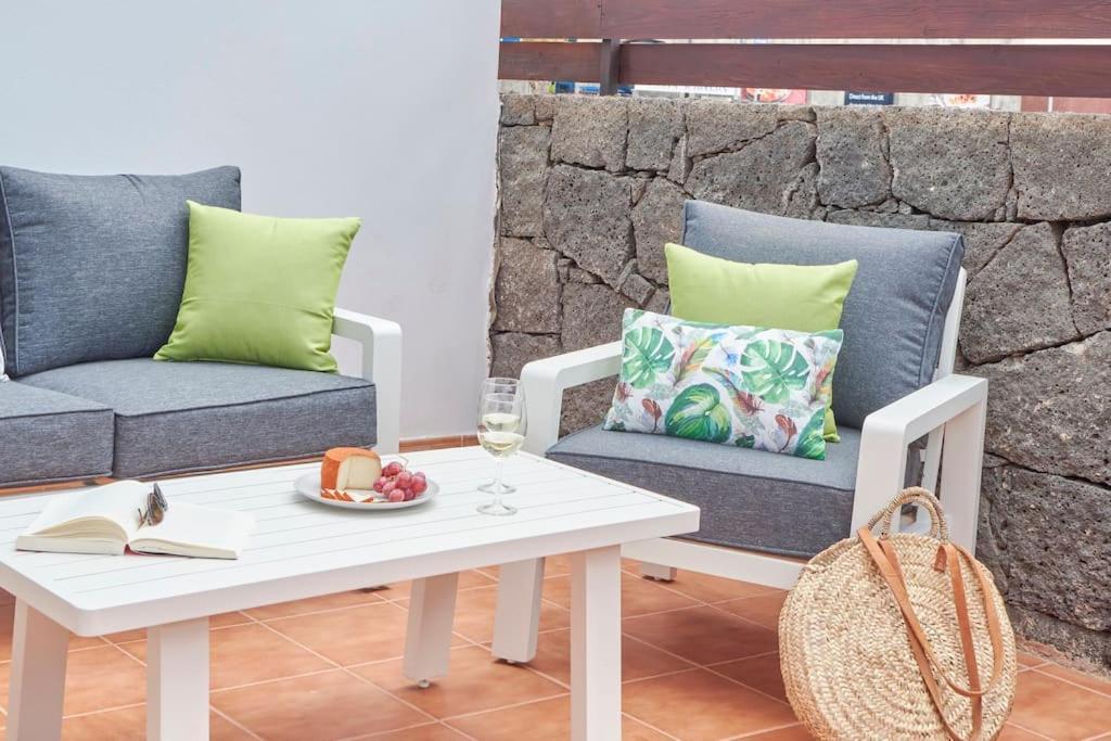 Maria Del Mar 2 Minutes To Supermarkets, 10 Minutes To Marina Rubicon, Pool, High Speed Wifi