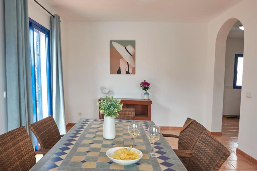 Maria Del Mar 2 Minutes To Supermarkets, 10 Minutes To Marina Rubicon, Pool, High Speed Wifi Сasa de vacaciones