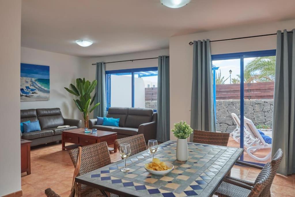 Maria Del Mar 2 Minutes To Supermarkets, 10 Minutes To Marina Rubicon, Pool, High Speed Wifi *