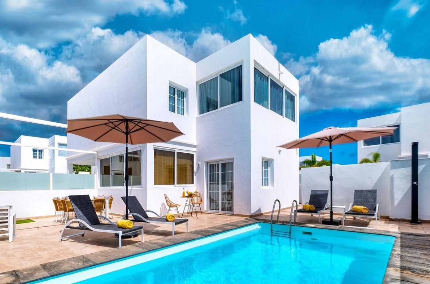 Marina Oasis-private Pool, Air-con, Sat Tv *