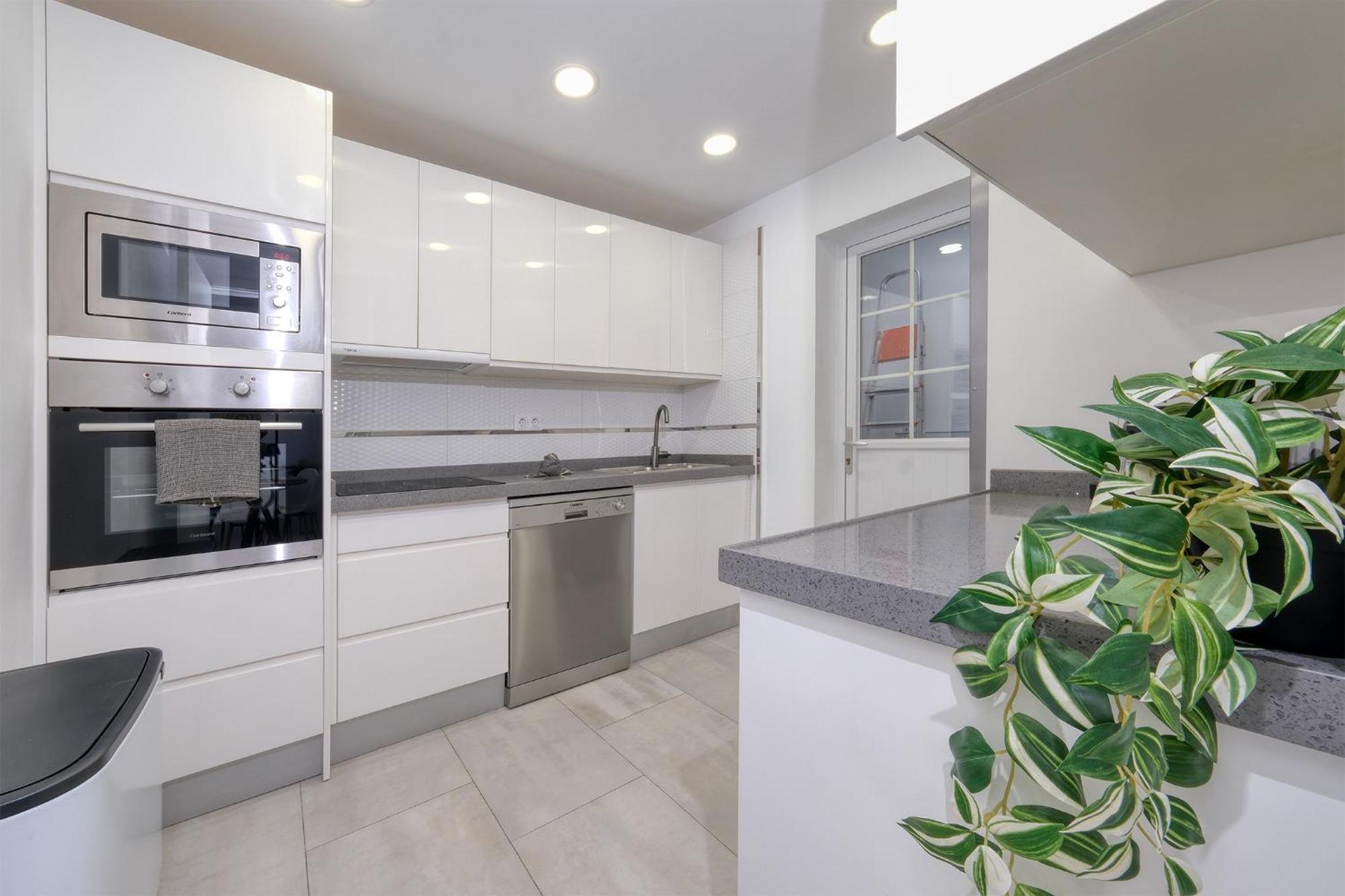Marina Oasis-private Pool, Air-con, Sat Tv