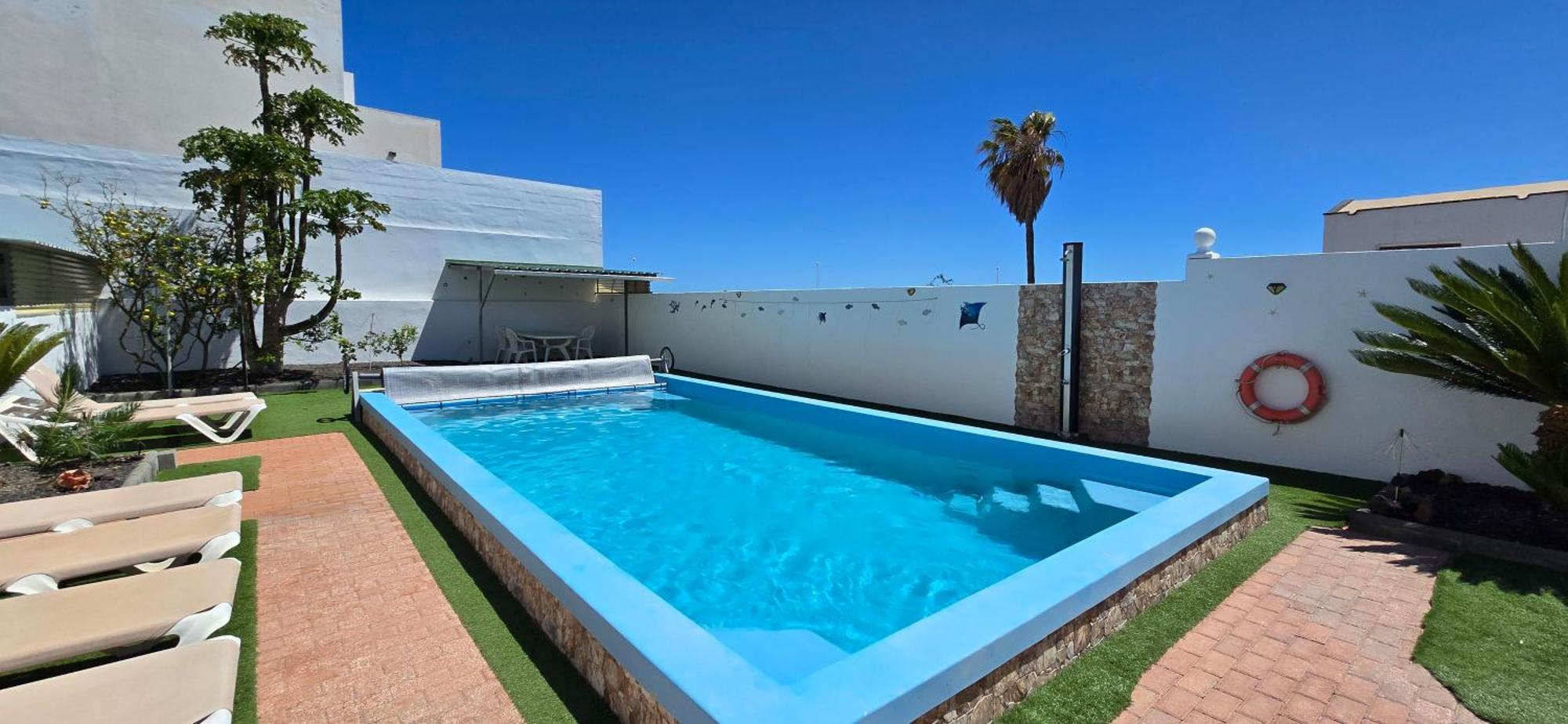 Casa Roja 1 - Quiet Resort, Central, Parking *
