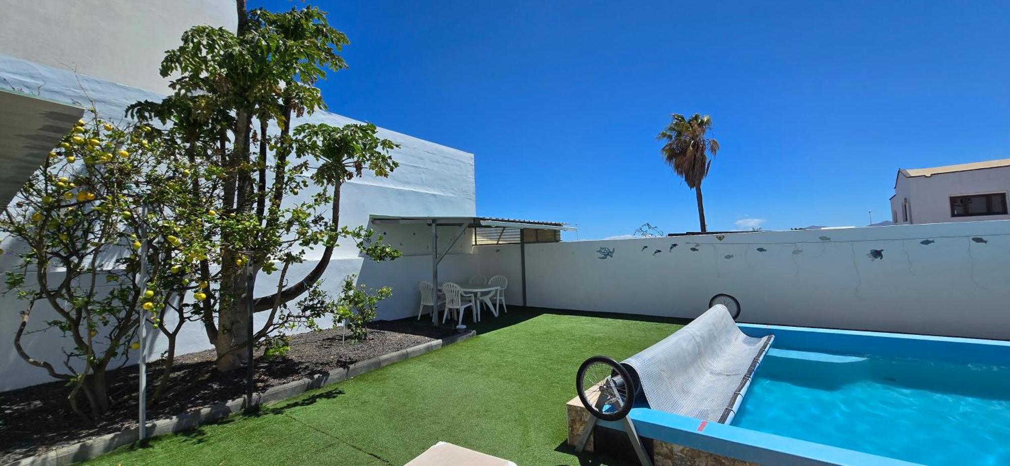 Apartment Casa Roja 1 - Quiet Resort, Central, Parking