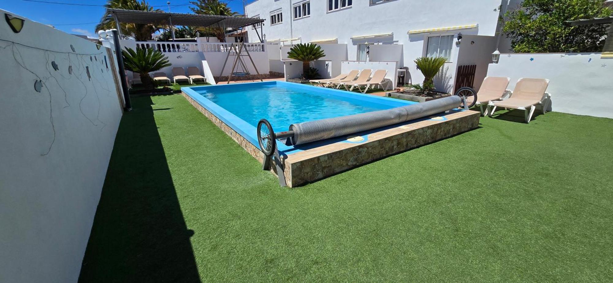 Casa Roja 1 - Quiet Resort, Central, Parking Apartment