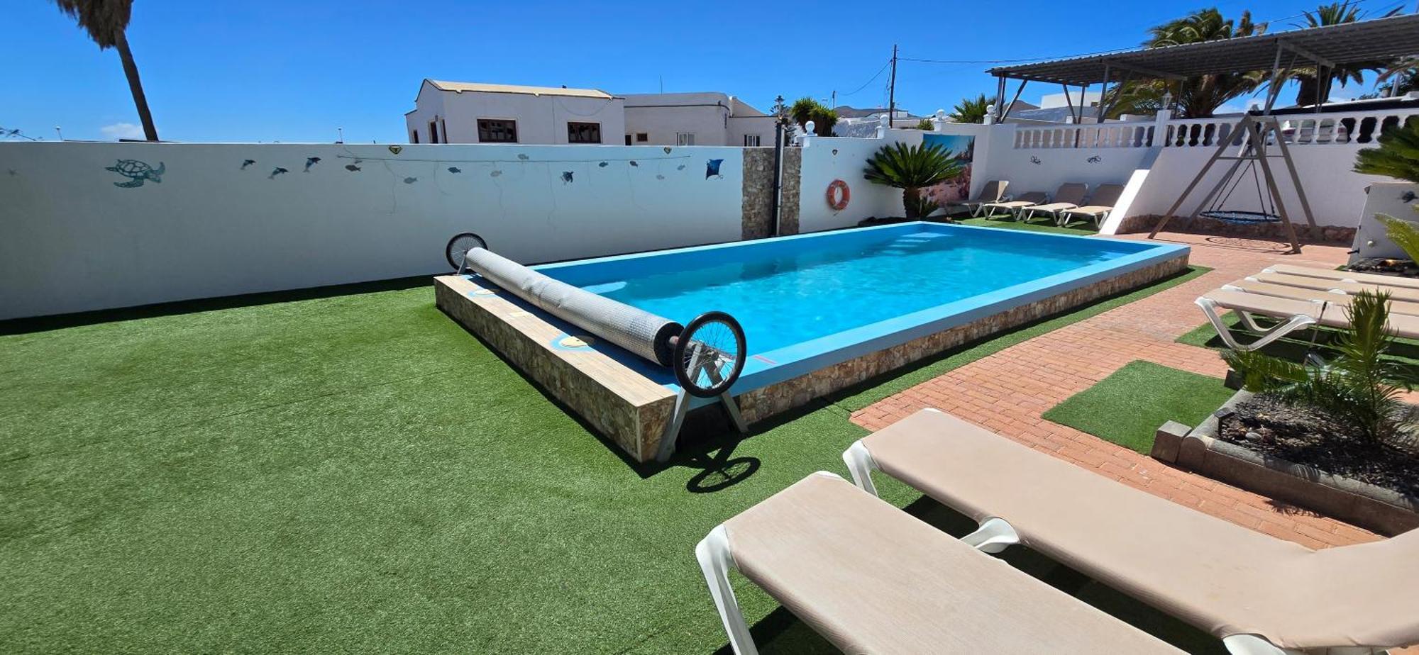 Casa Roja 1 - Quiet Resort, Central, Parking